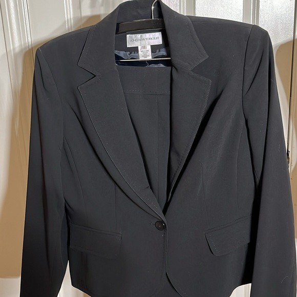Jones NewYorksize 12 black suit wide leg high rise pant & Matching jacket NWOT